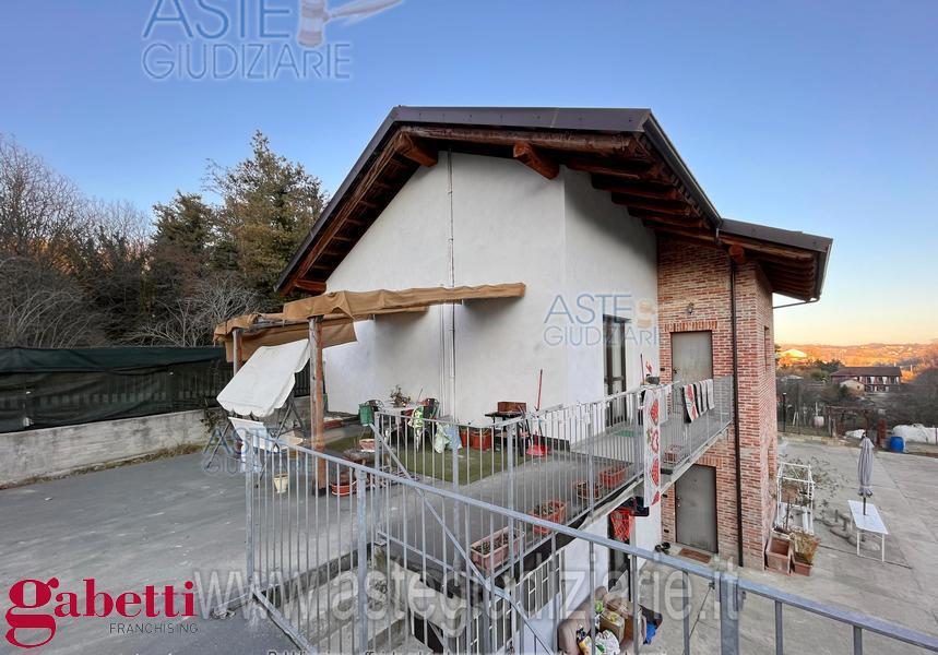 Casa indipendente con giardino a Bra