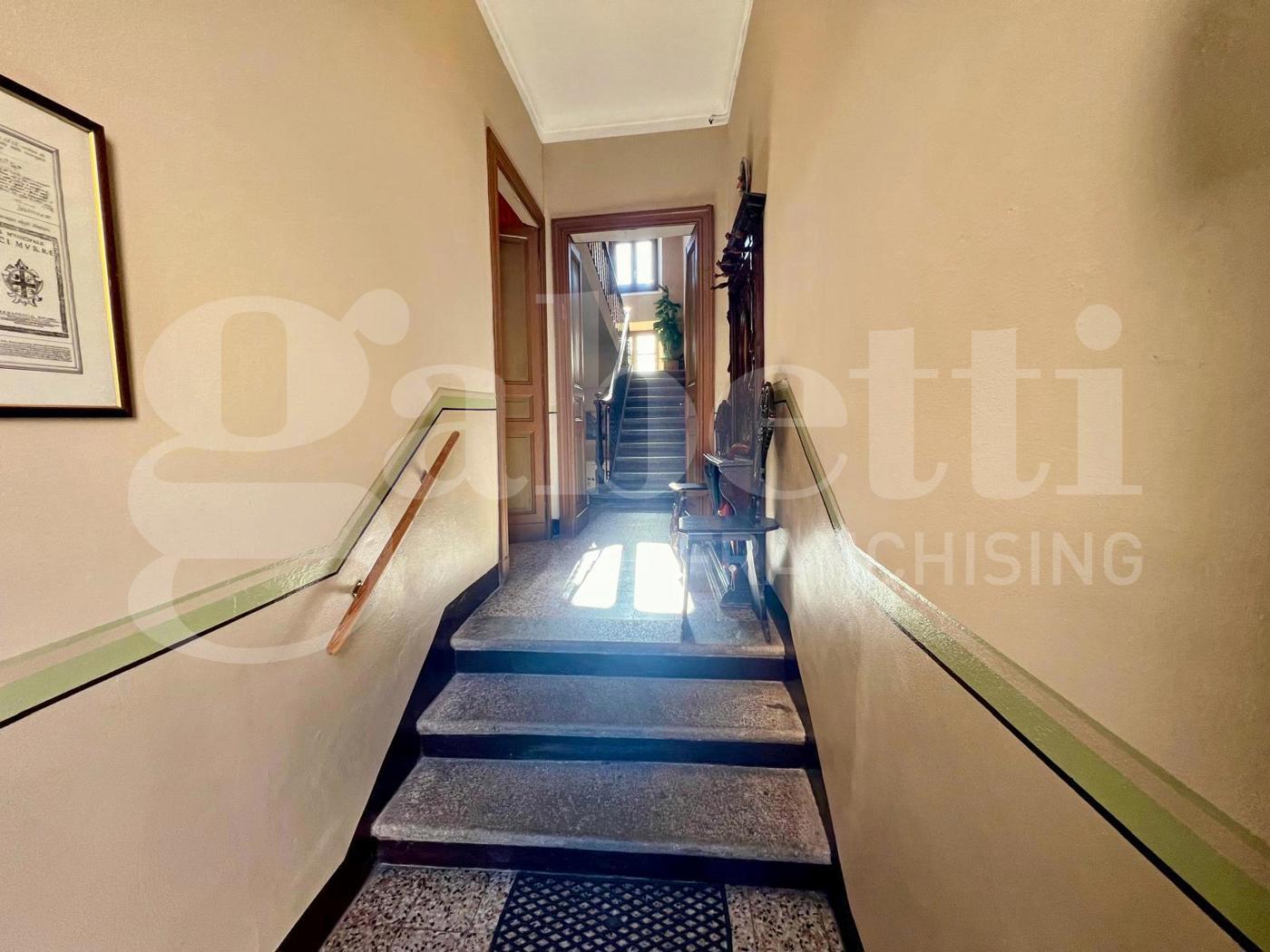 Casa indipendente da ristrutturare a La Morra