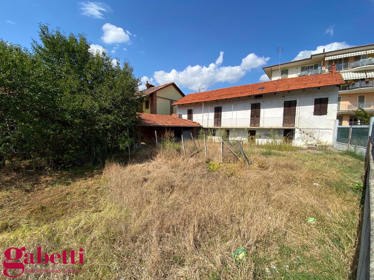 Casa indipendente con giardino a Bra