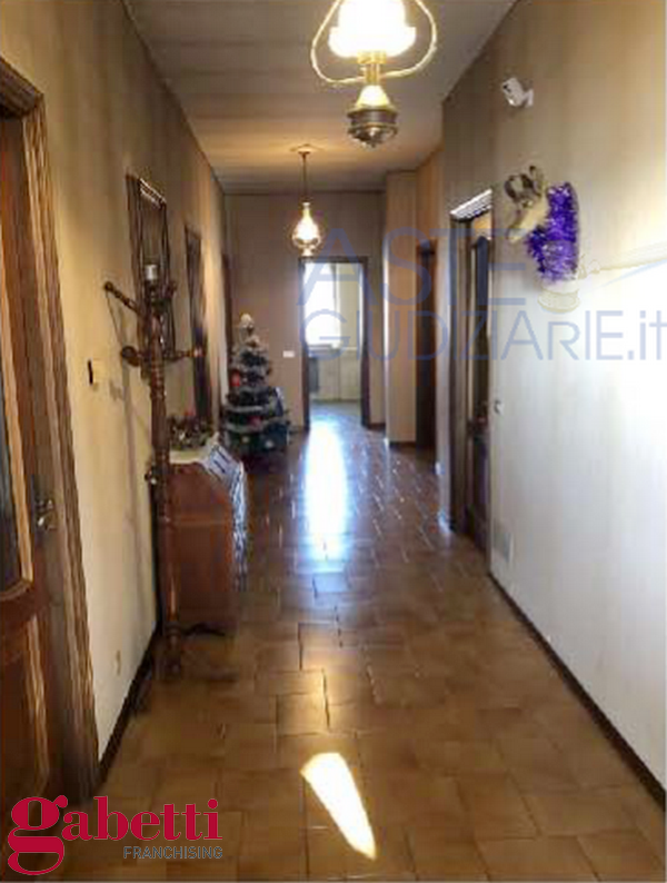 Casa indipendente con giardino a Neive