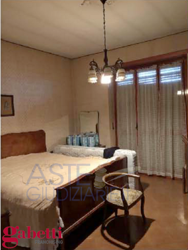 Casa indipendente con giardino a Neive