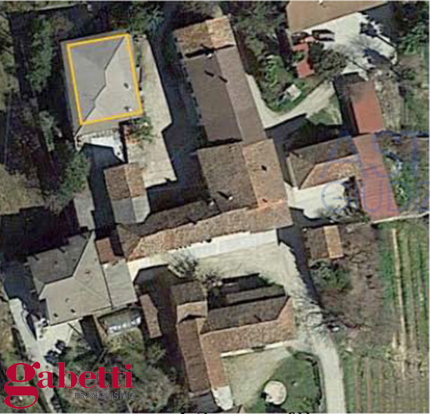 Casa indipendente con giardino a Neive