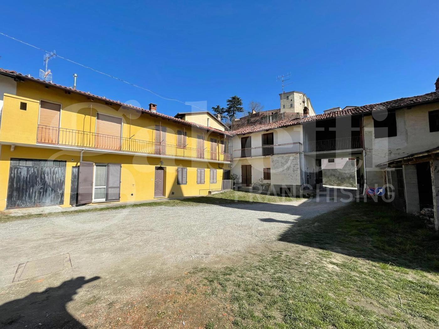 Casa indipendente da ristrutturare a Pocapaglia