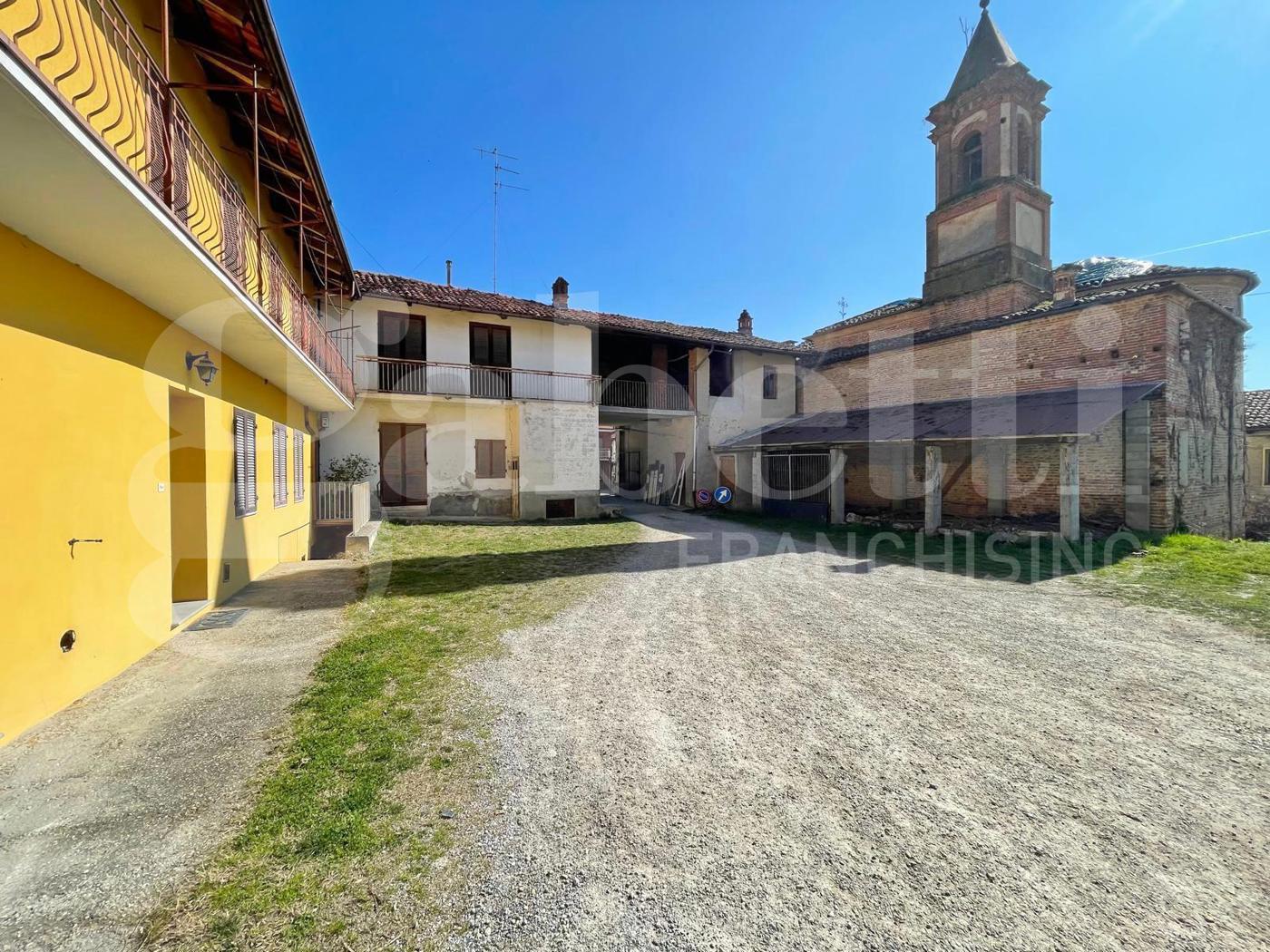 Casa indipendente da ristrutturare a Pocapaglia