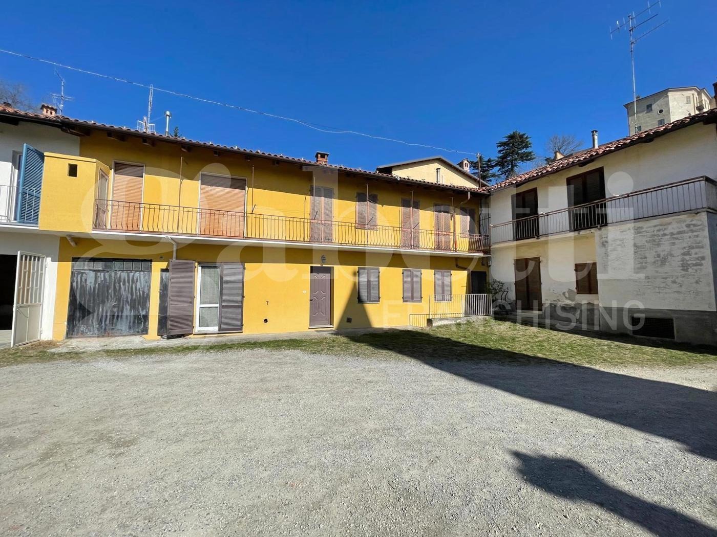 Casa indipendente da ristrutturare a Pocapaglia