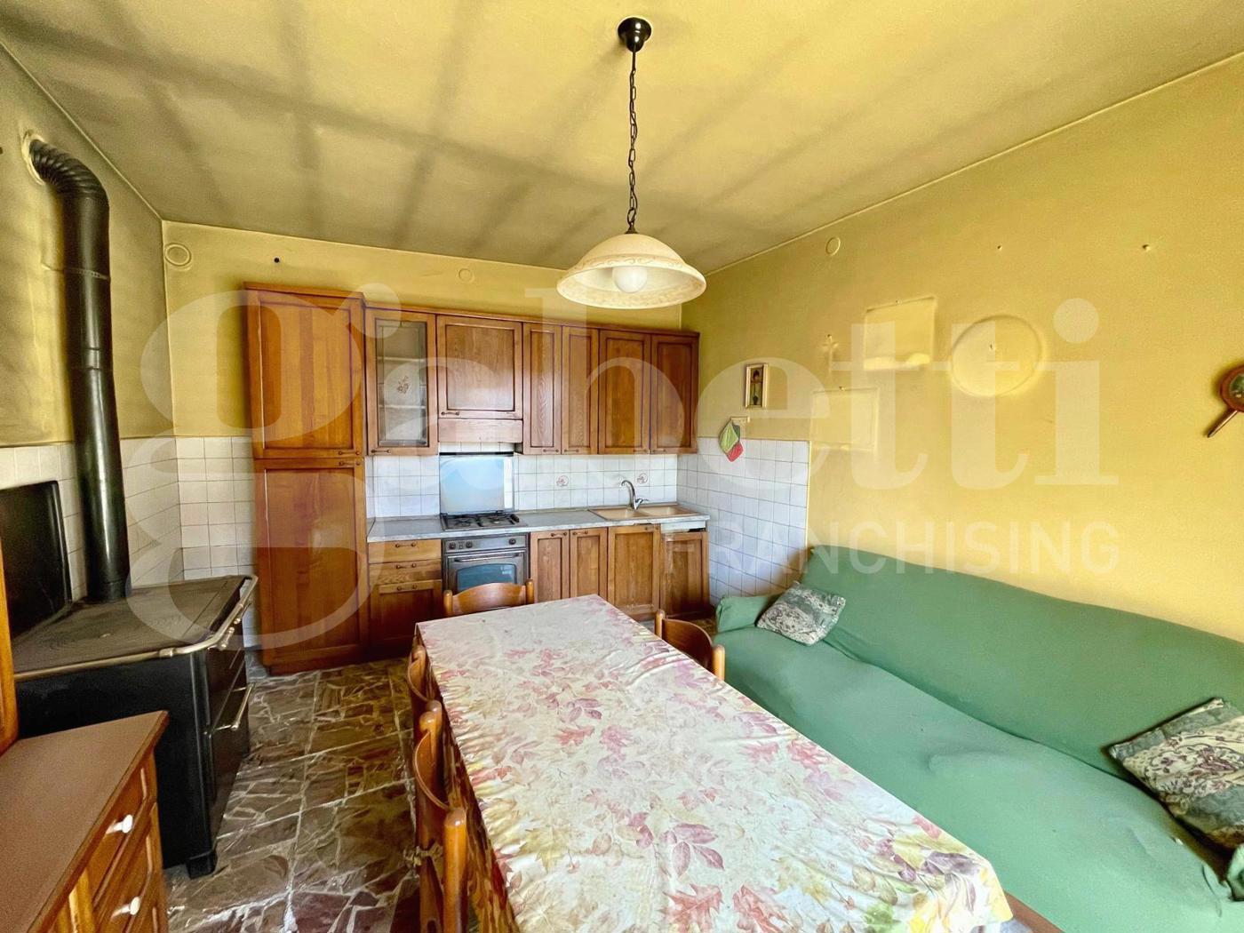 Casa indipendente da ristrutturare a Pocapaglia