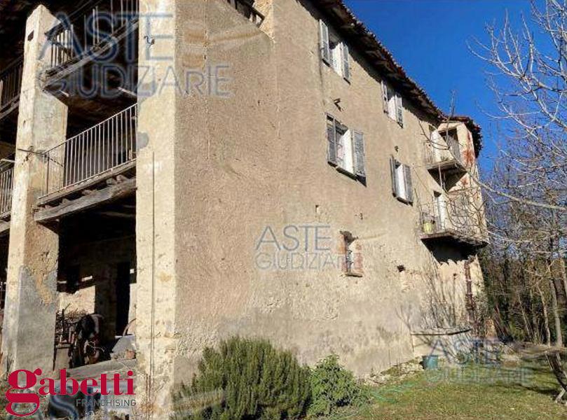 Rustico con giardino a Sale San Giovanni