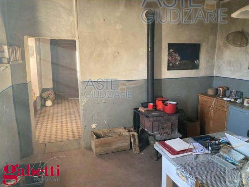 Rustico con giardino a Sale San Giovanni