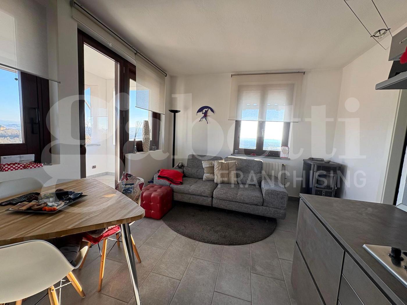 Casa indipendente con giardino a Pocapaglia