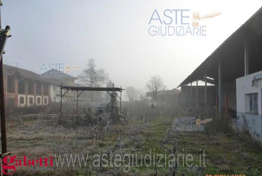 Rustico da ristrutturare a Bra