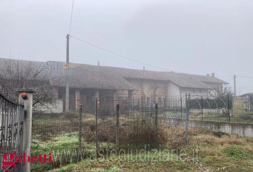 Rustico da ristrutturare a Bra