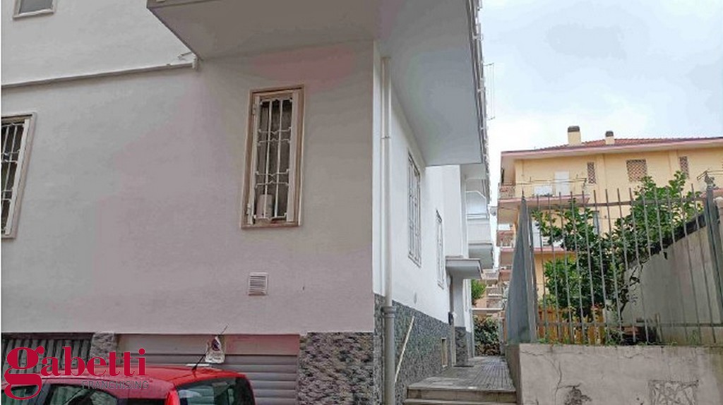 Trilocale ristrutturato a Taggia