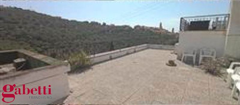 Trilocale con giardino a Cervo