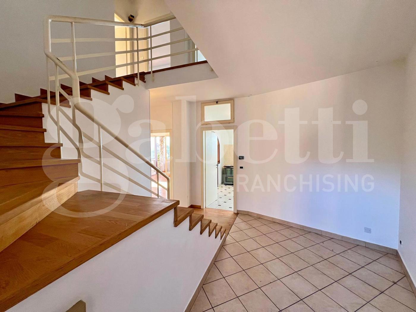 Casa indipendente con giardino a Verduno