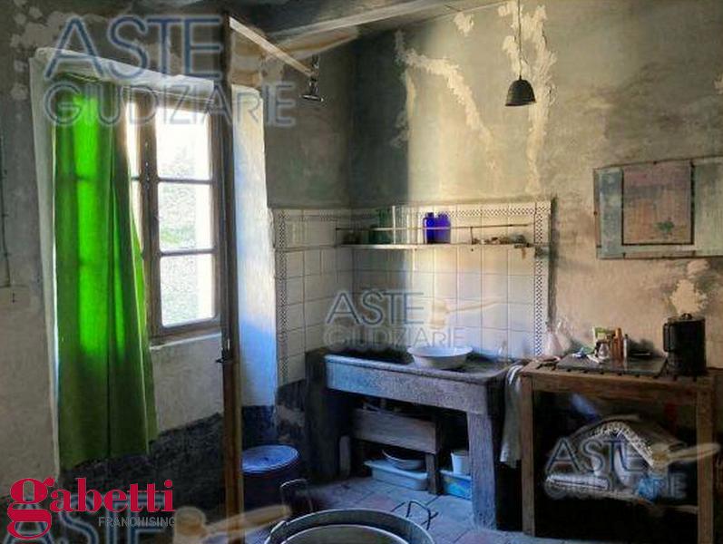 Rustico con giardino a Sale San Giovanni