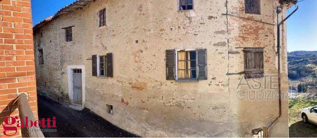 Rustico con giardino a Sale San Giovanni