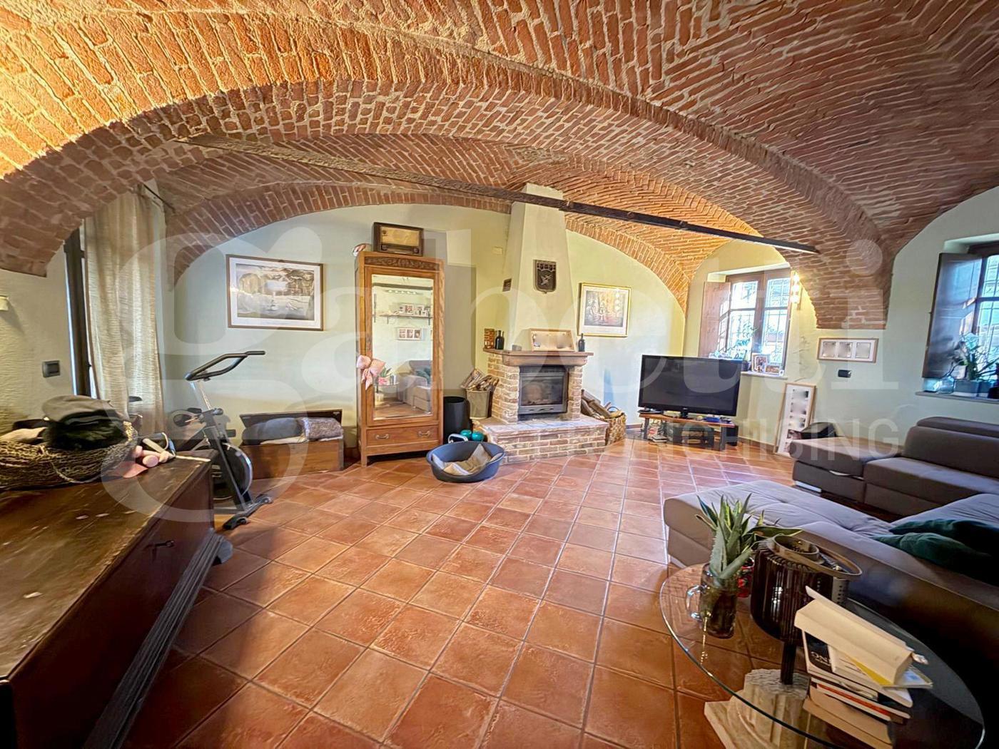 Casa indipendente con giardino a Bra