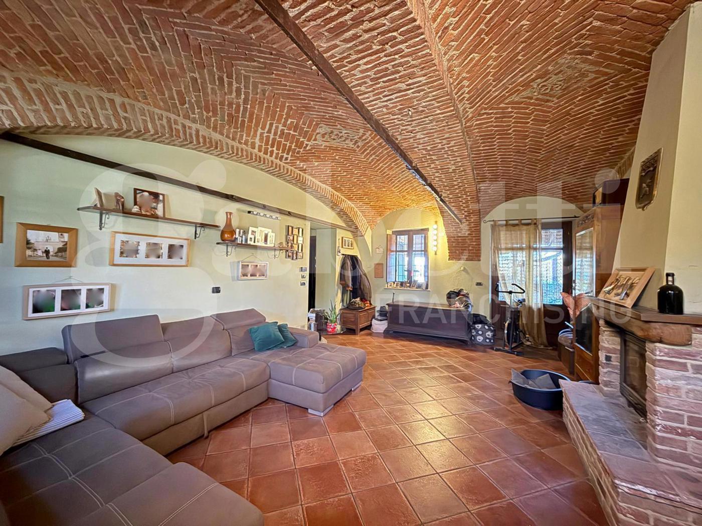 Casa indipendente con giardino a Bra