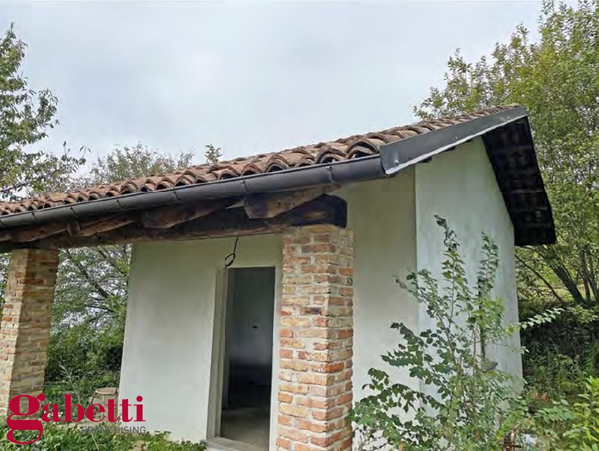 Casa indipendente con giardino a Pocapaglia