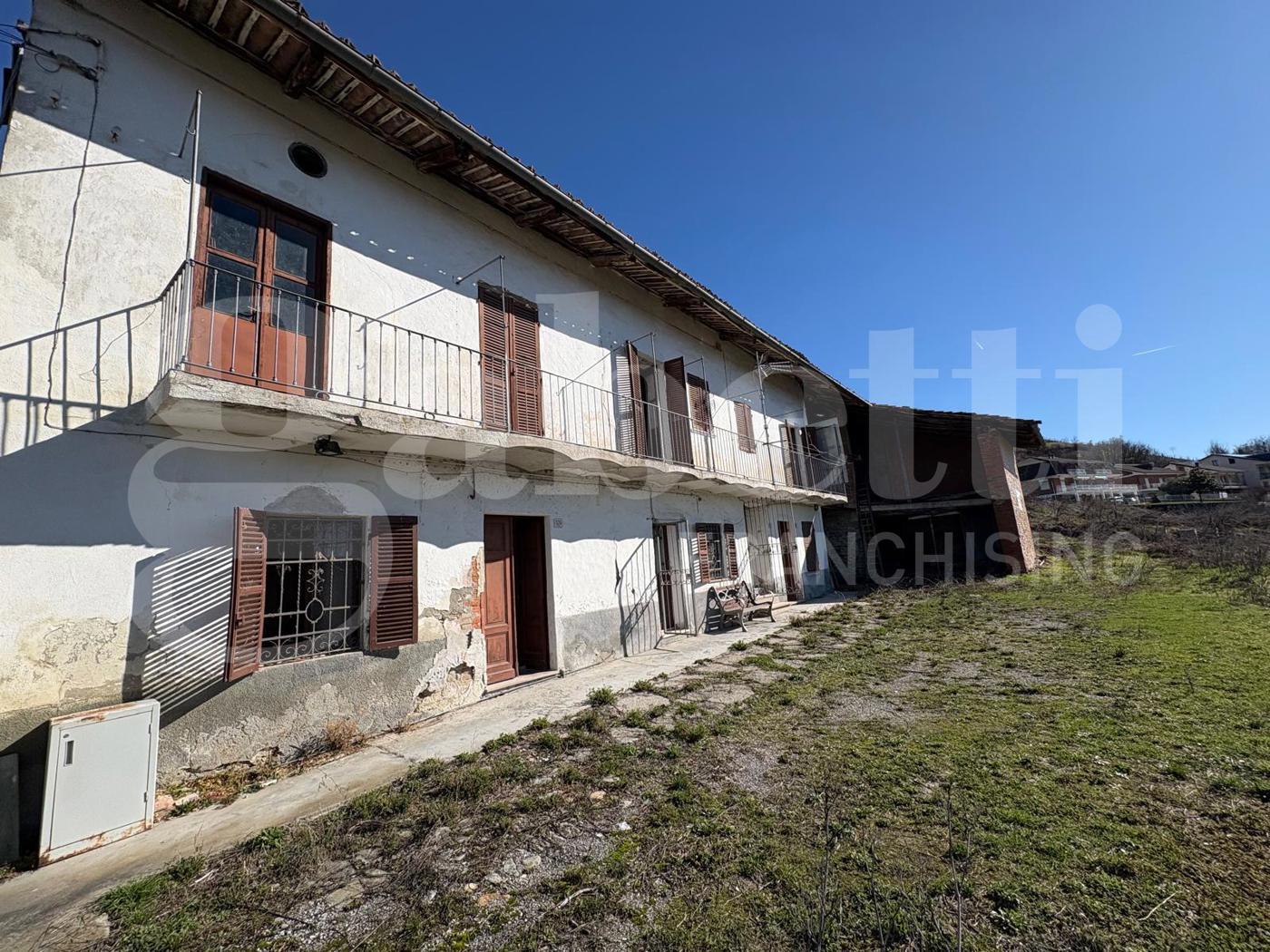 Casa indipendente con giardino a Dogliani
