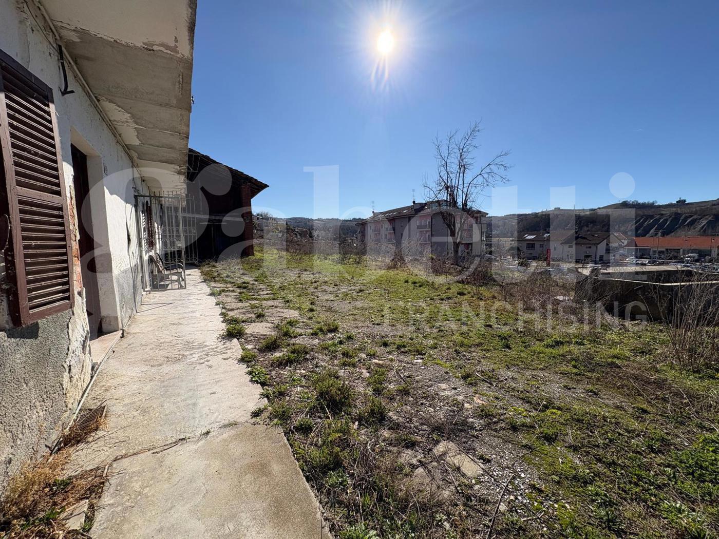 Casa indipendente con giardino a Dogliani