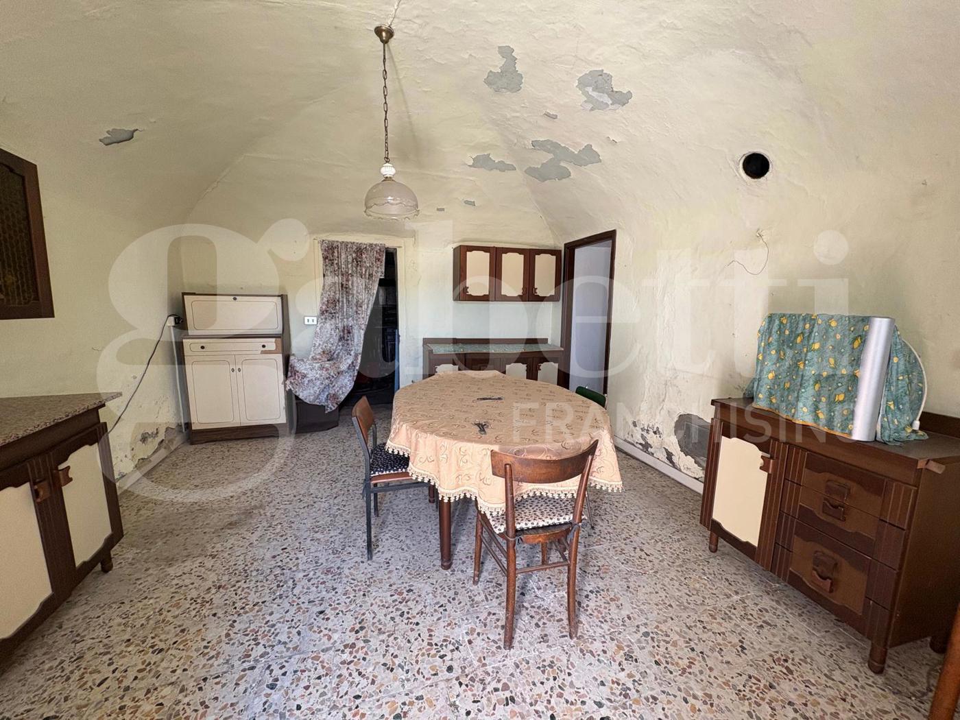 Casa indipendente con giardino a Dogliani