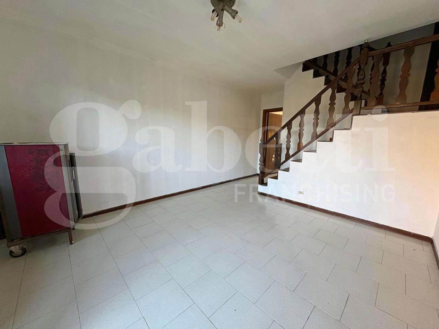 Villa con giardino a Pocapaglia