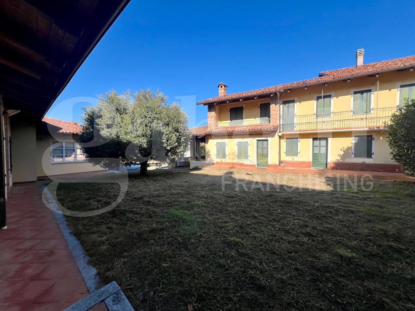 Appartamento con giardino a La Morra