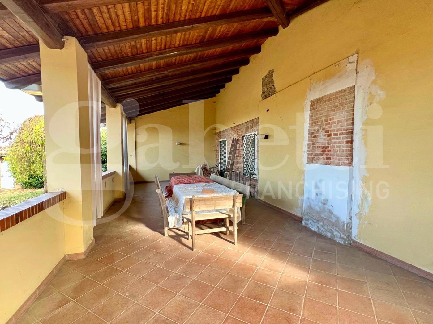 Appartamento con giardino a La Morra