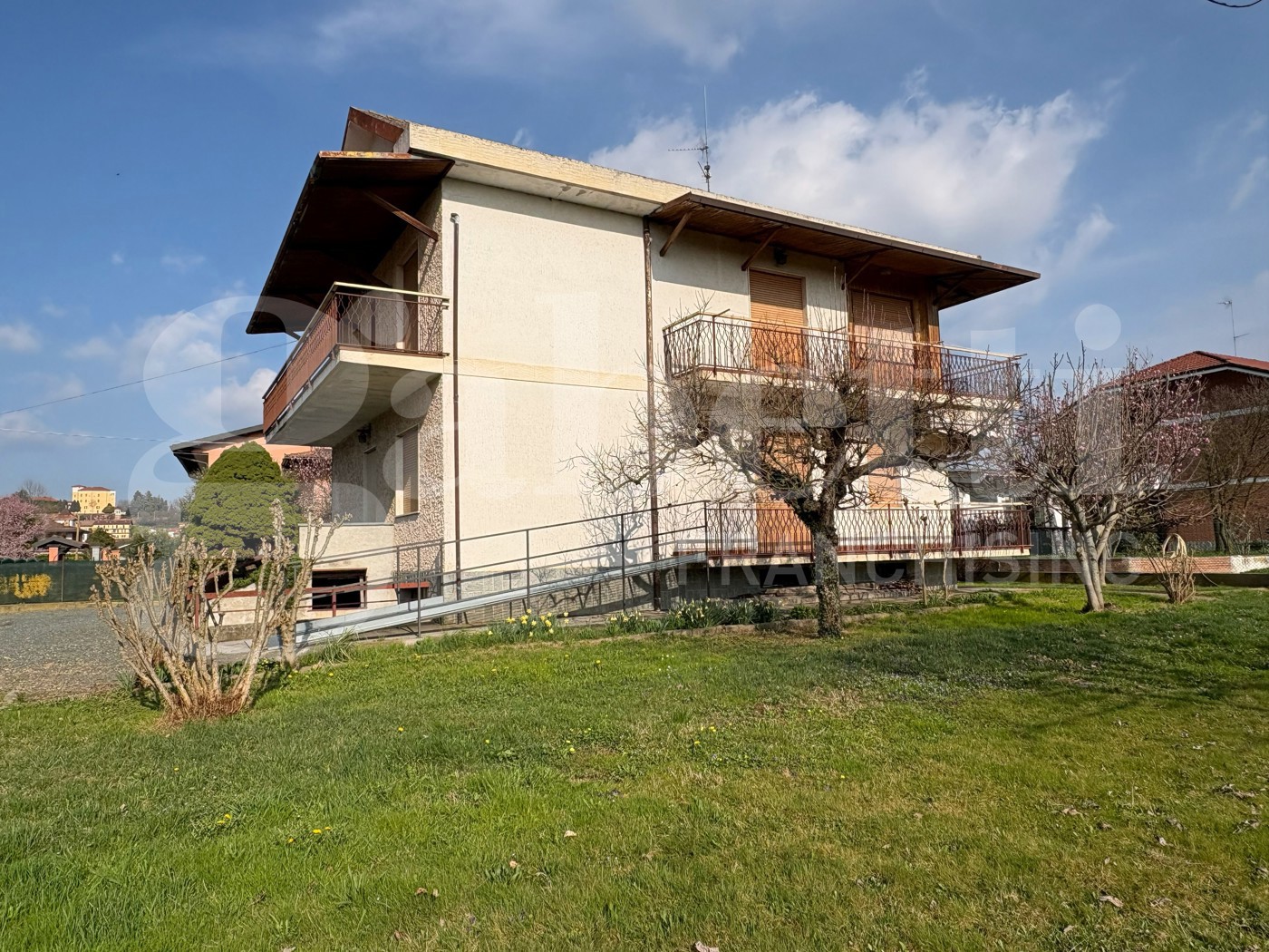 Appartamento con giardino a Sanfr�