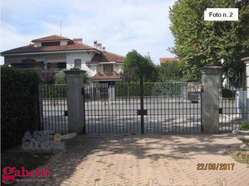 Villa con giardino a Cherasco