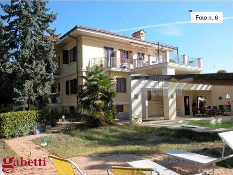 Villa con giardino a Cherasco