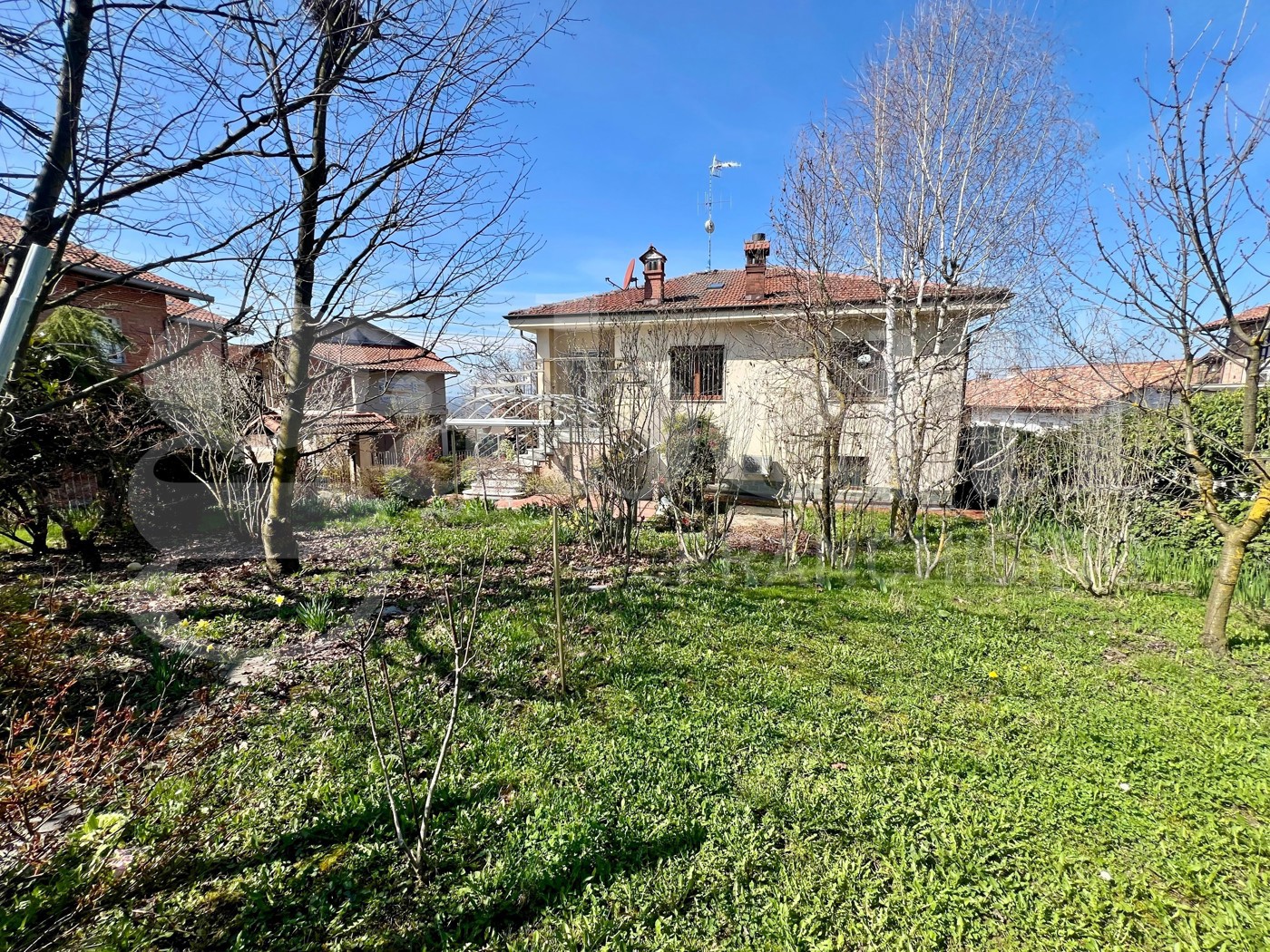 Casa indipendente con giardino a Barolo