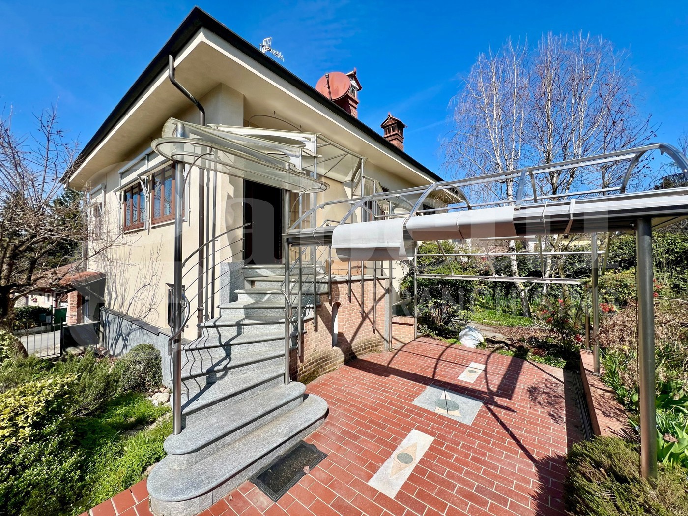 Casa indipendente con giardino a Barolo