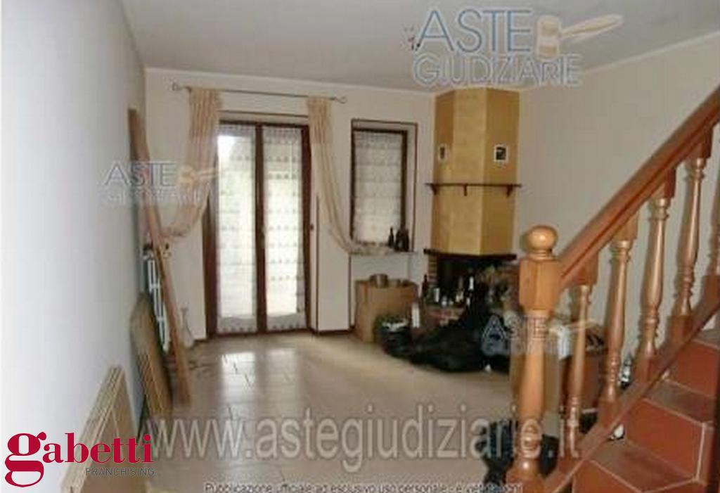 Villa con giardino a Pocapaglia