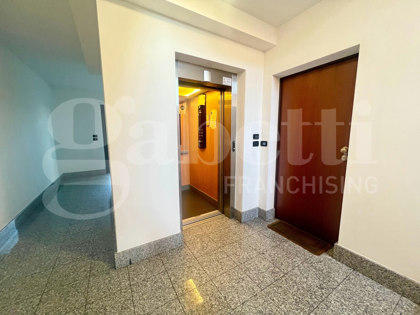 Trilocale in vendita a La Loggia