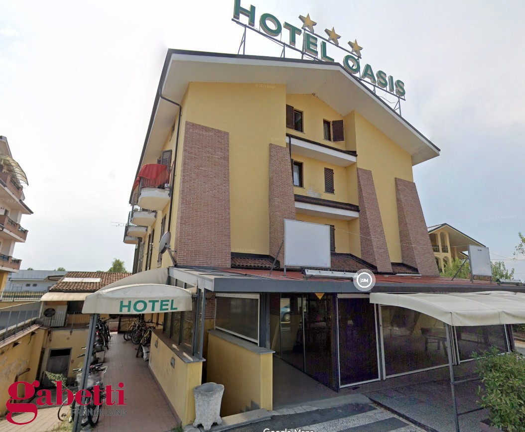 Attivit� commerciale Albergo in vendita a Cherasco