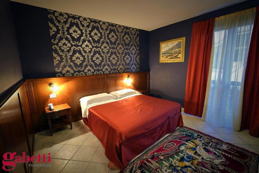 Attivit� commerciale Albergo in vendita a Cherasco