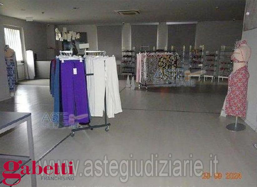 Stabile/Palazzo in vendita a Sommariva del Bosco