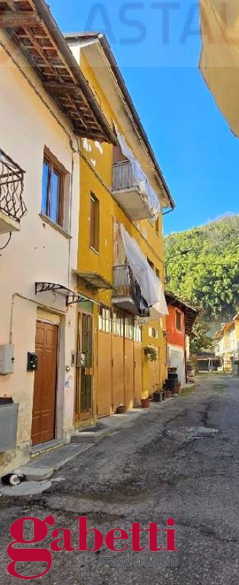 Casa indipendente in vendita a Corneliano d'Alba