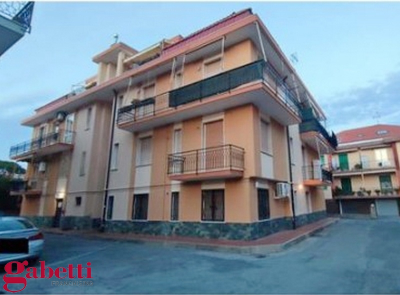 Trilocale in vendita a Loano