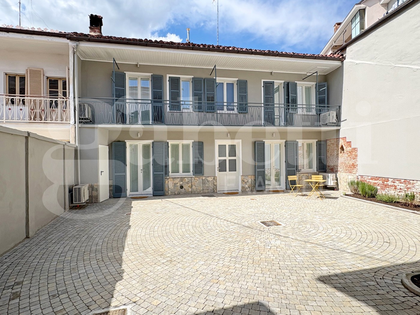 Casa indipendente in vendita a Bra