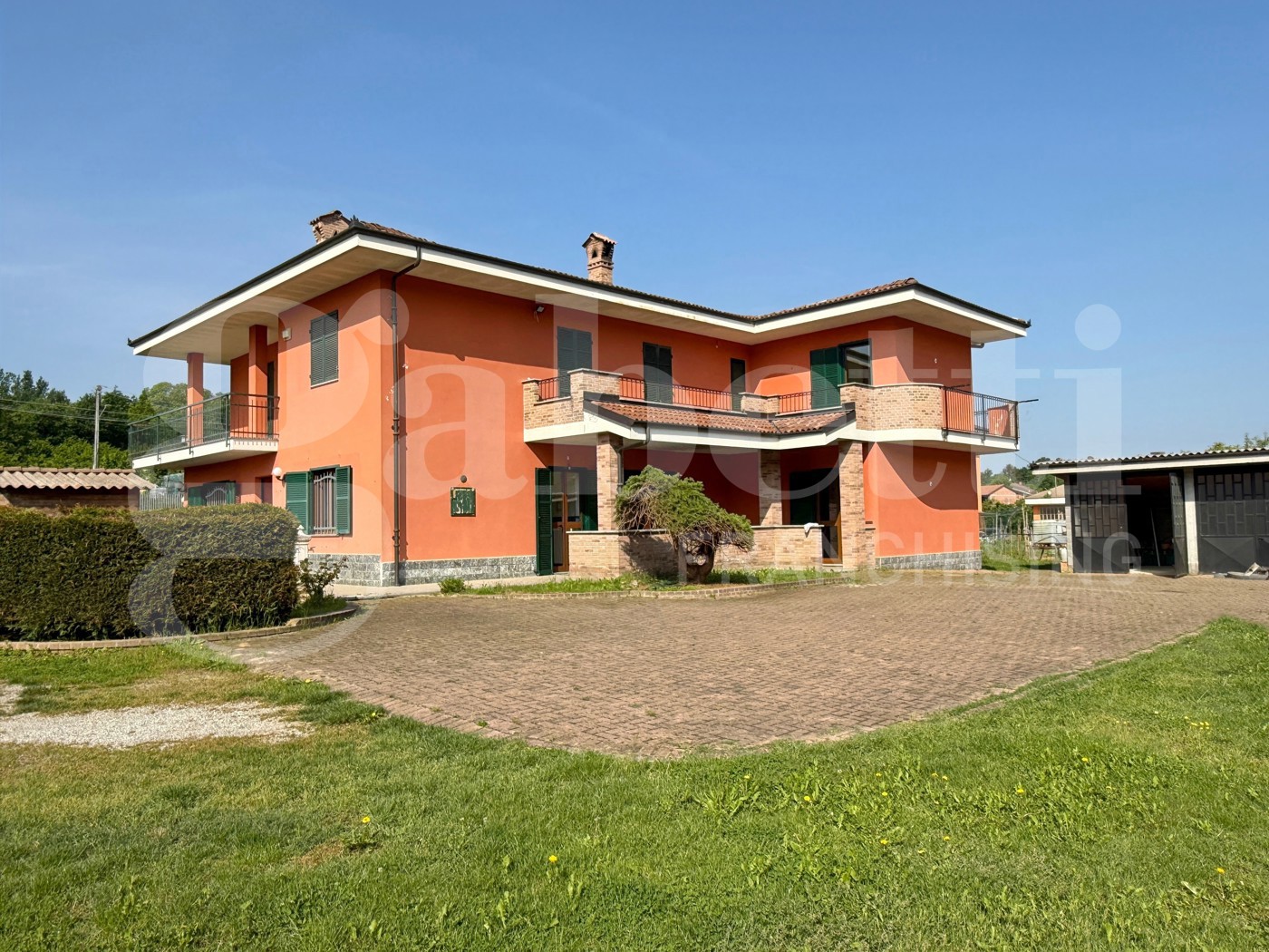 Appartamento con giardino a Pocapaglia