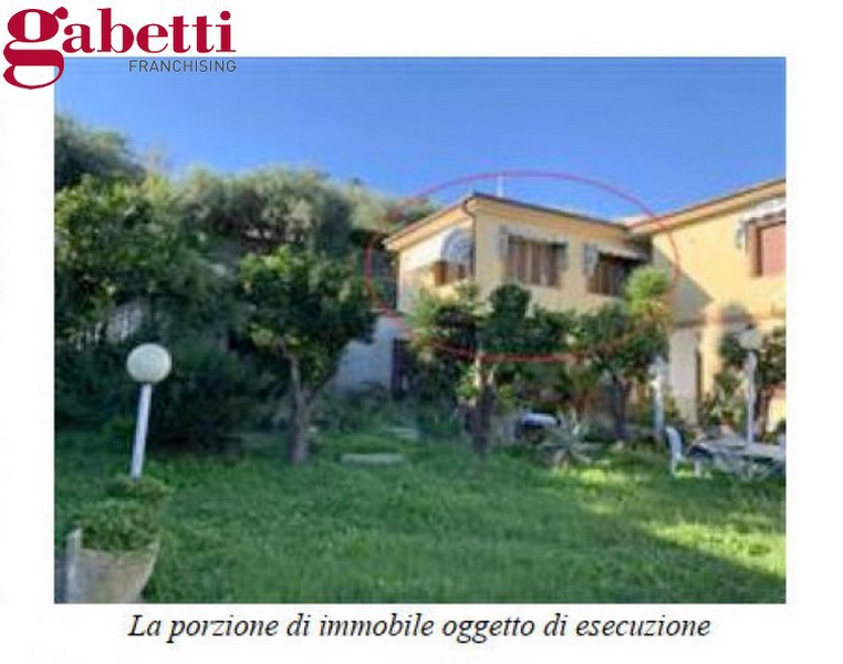 Trilocale con giardino a Diano Marina