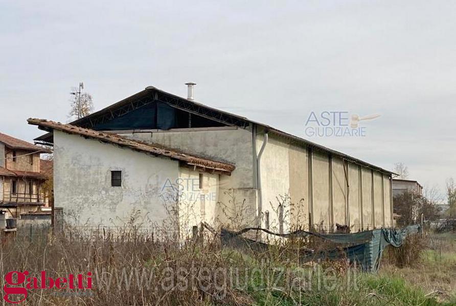 Rustico da ristrutturare a Bra