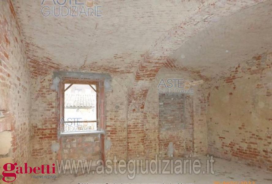Rustico da ristrutturare a Bra