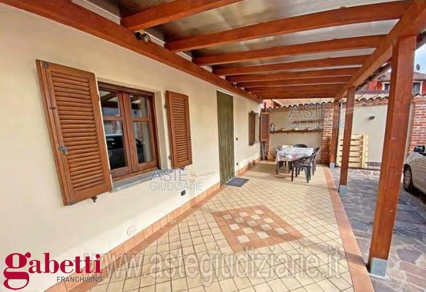 Casa indipendente con giardino a Bra