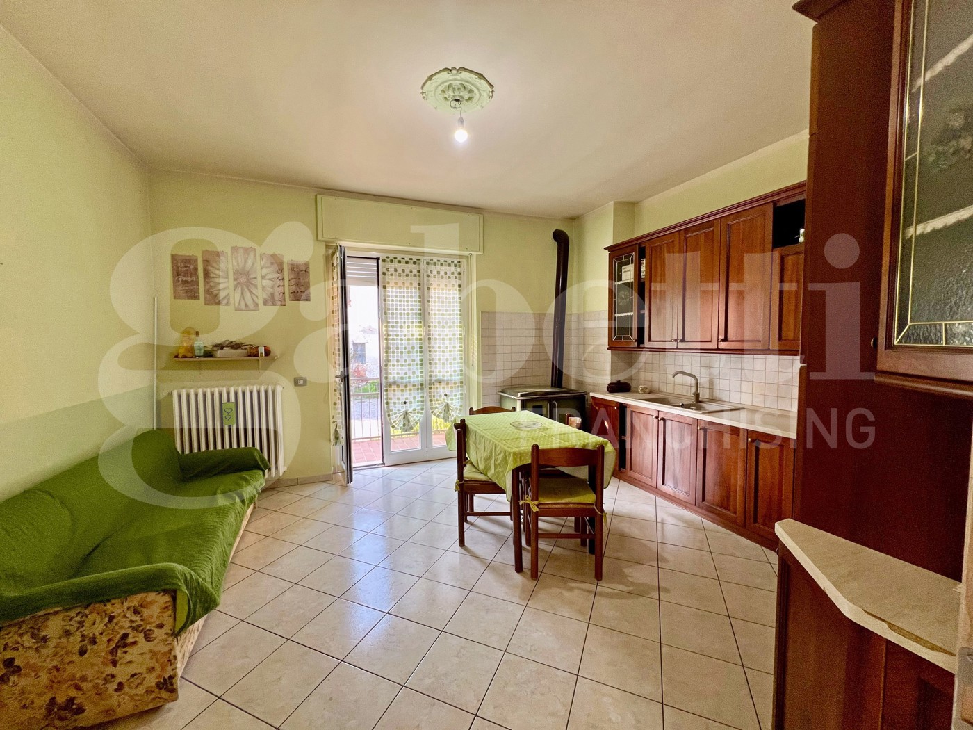 Casa indipendente con giardino a La Morra