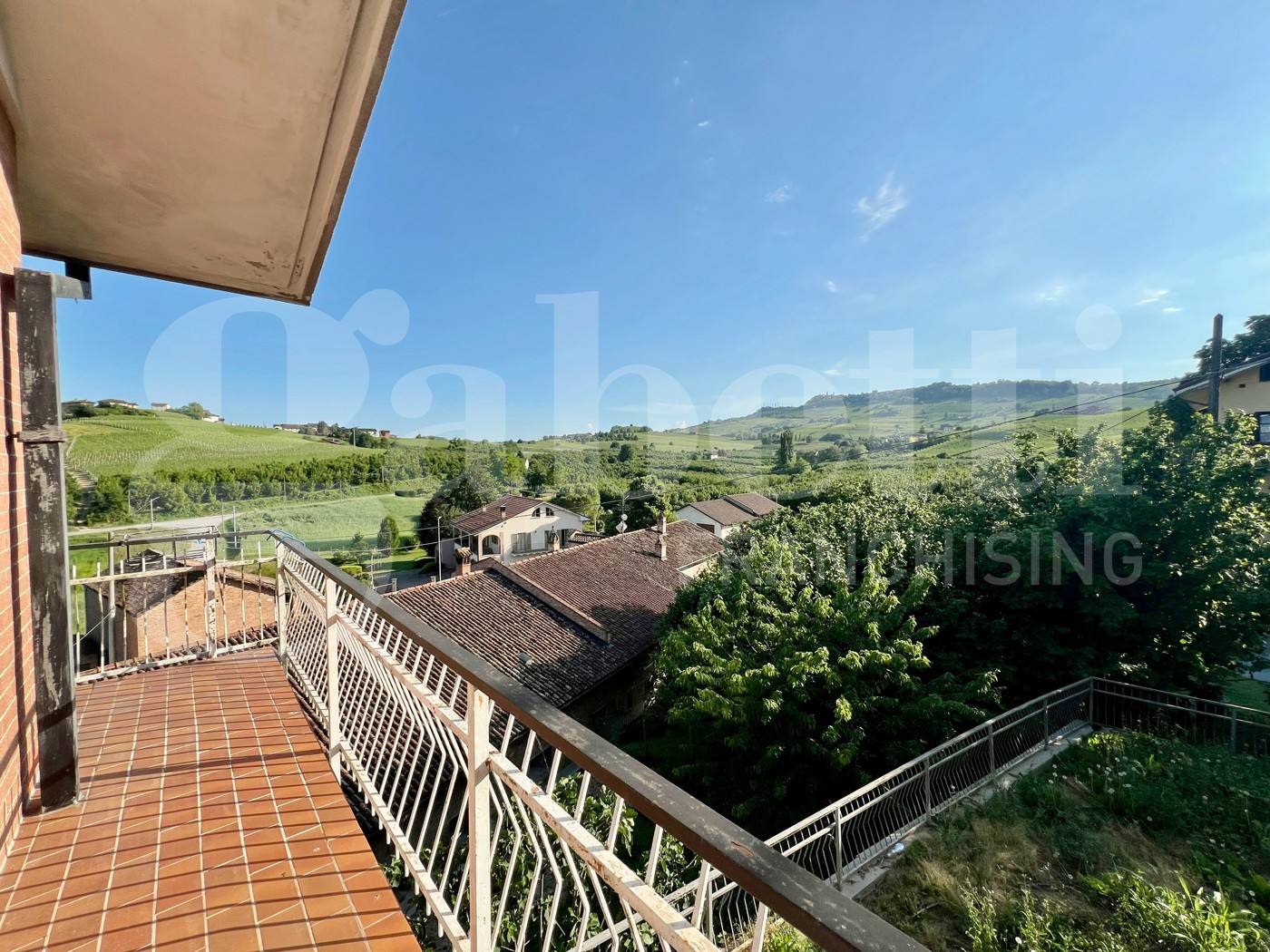 Casa indipendente con giardino a La Morra