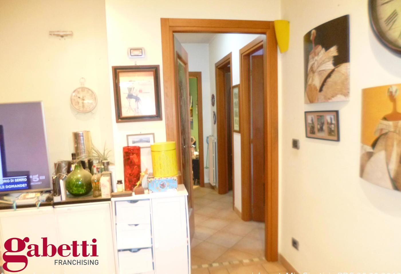 Casa indipendente con giardino a Mont�
